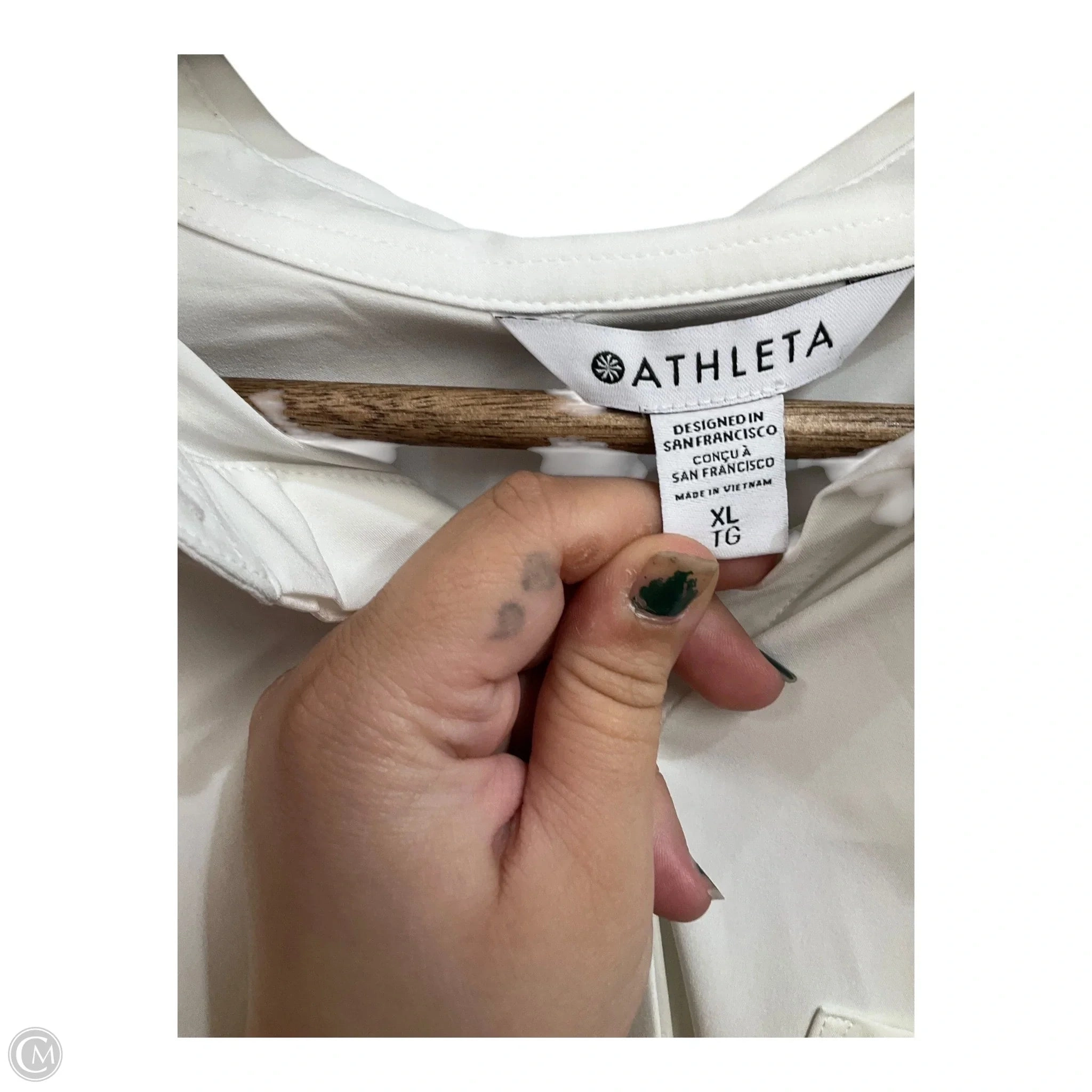 Athletic Top Long Sleeve Collar By Athleta In White, Size: Xl