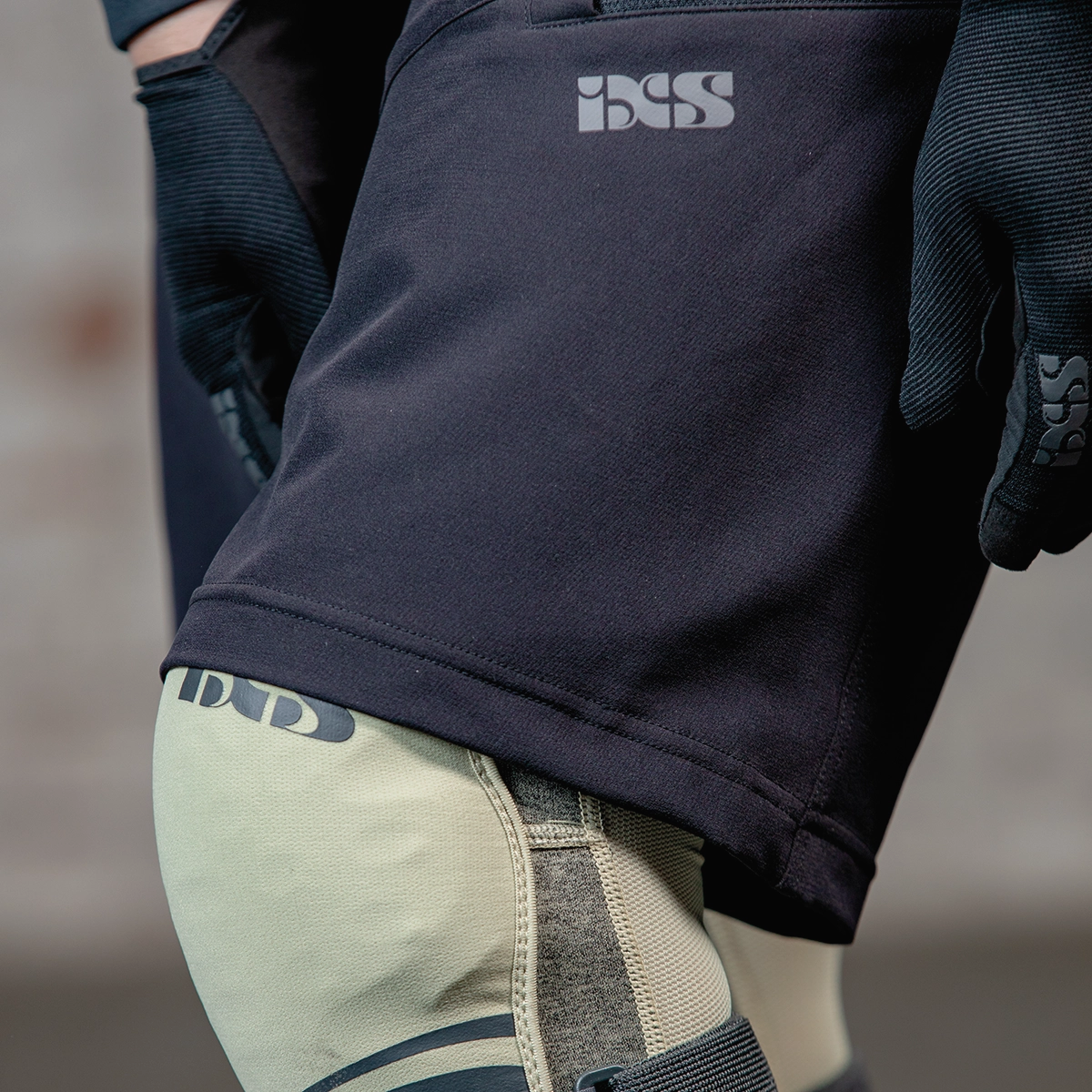 iXS Women's Carve EVO Shorts