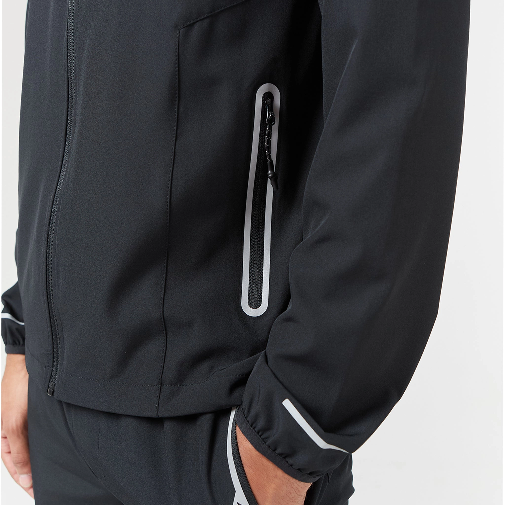 Tech Pocket Windbreaker | Black