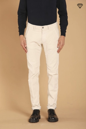 Torino men's chino pants in velvet 1500 striped slim fit ①